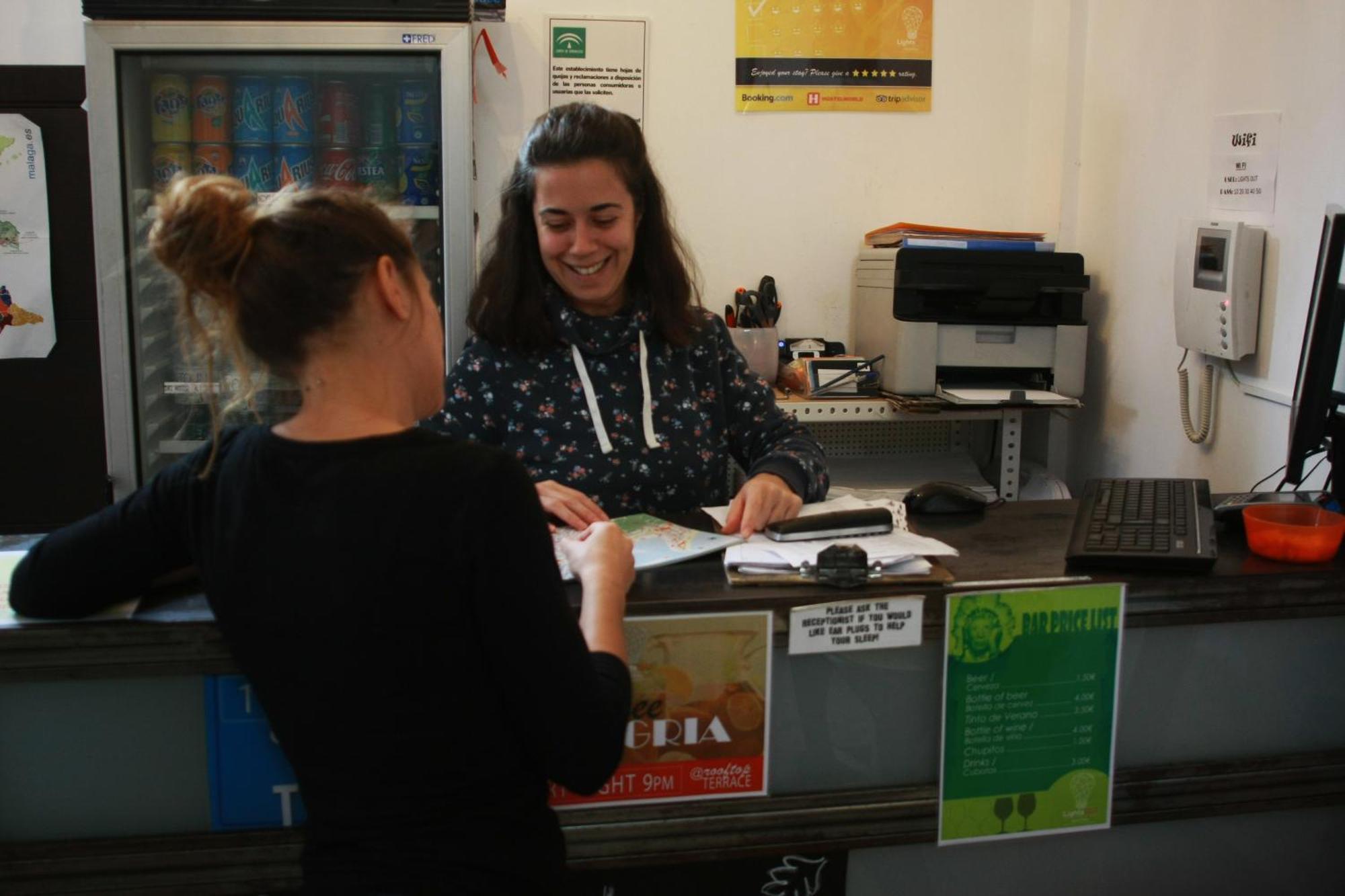 The Lights Hostel - Malaga — Photos 1